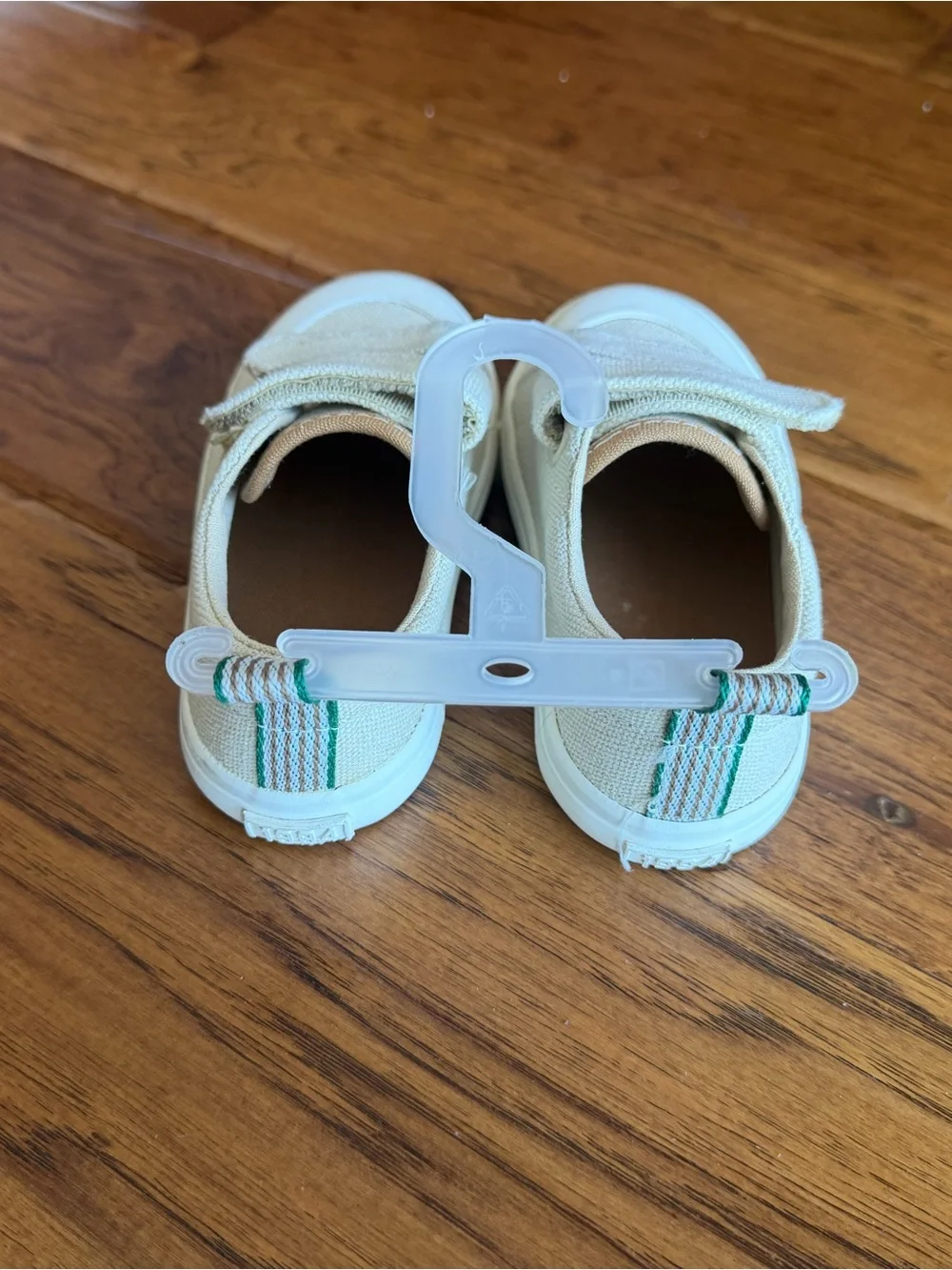 Old Navy Kids Canvas Velcro Sneakers in Cream and Olive Green toddler boy size 7
